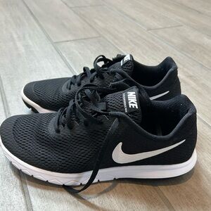 Women’s Nike Flex Experience